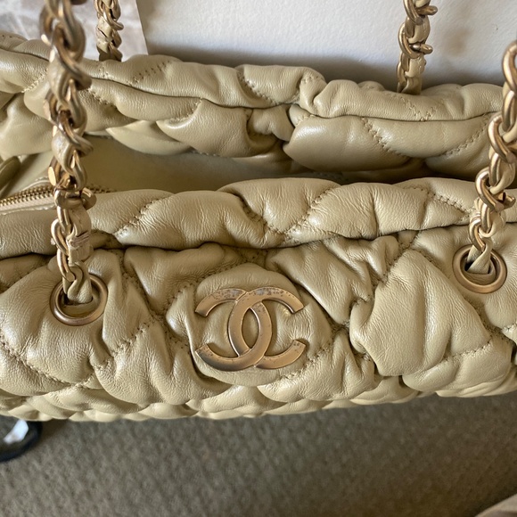 CHANEL • BUBBLE QUILT BOWLER BAG W/ DUST BAG - Picture 2 of 5